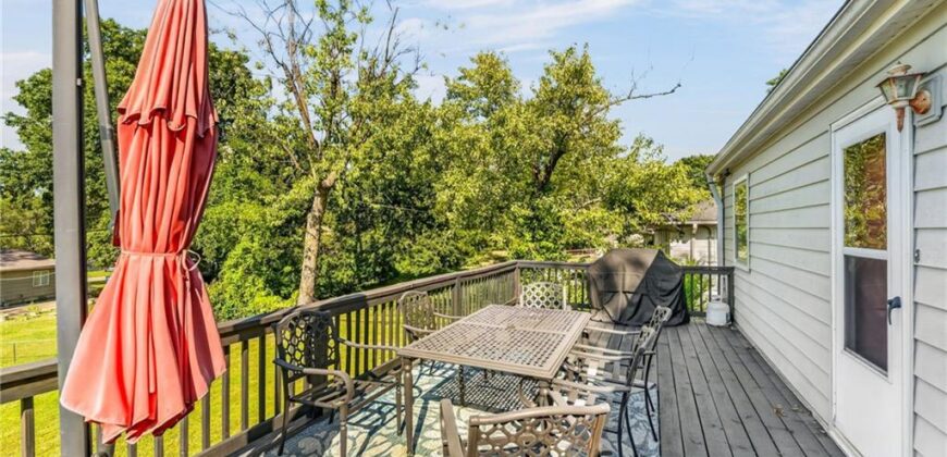 1004 NE 60th Street, Gladstone, MO 64118