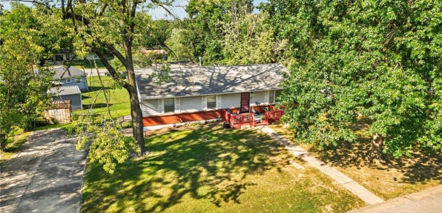 1004 NE 60th Street, Gladstone, MO 64118