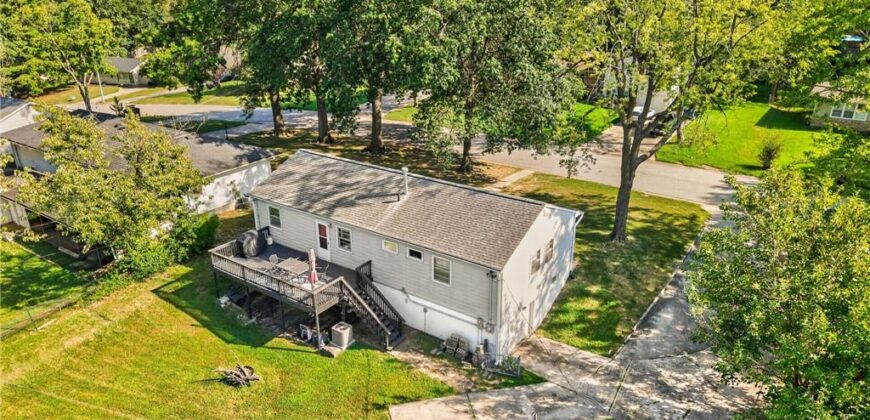 1004 NE 60th Street, Gladstone, MO 64118