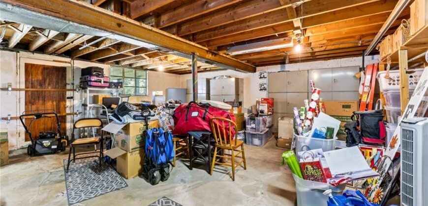 1004 NE 60th Street, Gladstone, MO 64118