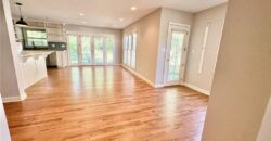 818 East Street, Parkville, MO 64152