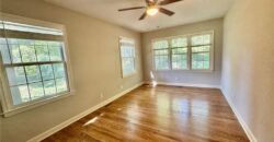 818 East Street, Parkville, MO 64152
