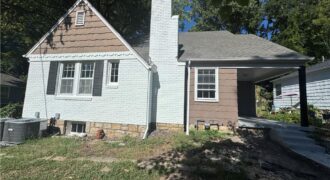 818 East Street, Parkville, MO 64152