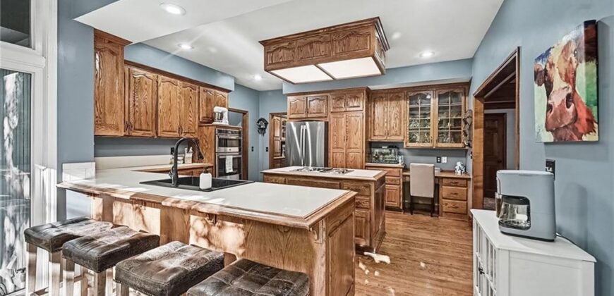 7645 N Lucerne Court, Kansas City, MO 64151