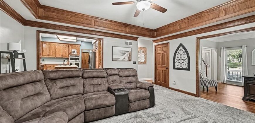 7645 N Lucerne Court, Kansas City, MO 64151