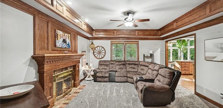 7645 N Lucerne Court, Kansas City, MO 64151
