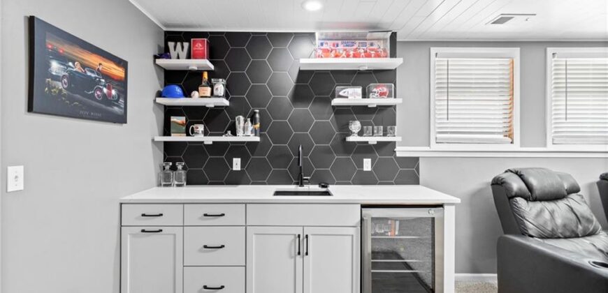 4511 NW APACHE Drive, Riverside, MO 64150