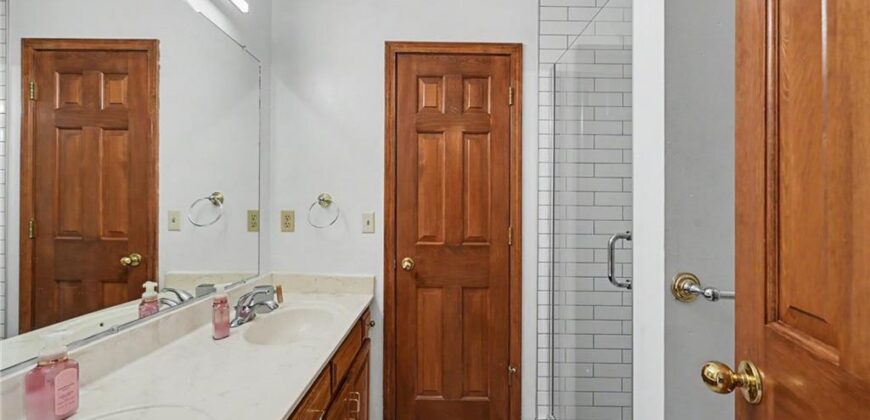 8225 NW Weatherby Drive, Weatherby Lake, MO 64152