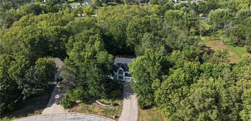 8225 NW Weatherby Drive, Weatherby Lake, MO 64152