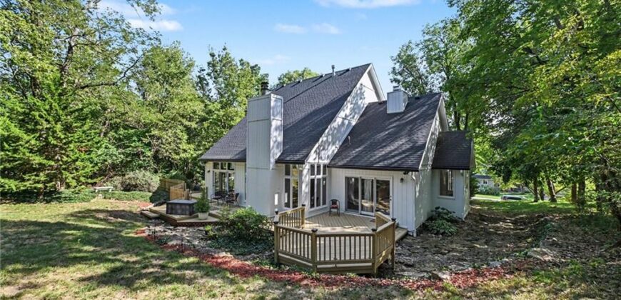 8225 NW Weatherby Drive, Weatherby Lake, MO 64152