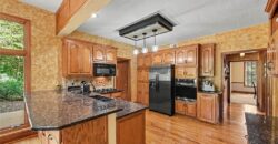 8225 NW Weatherby Drive, Weatherby Lake, MO 64152