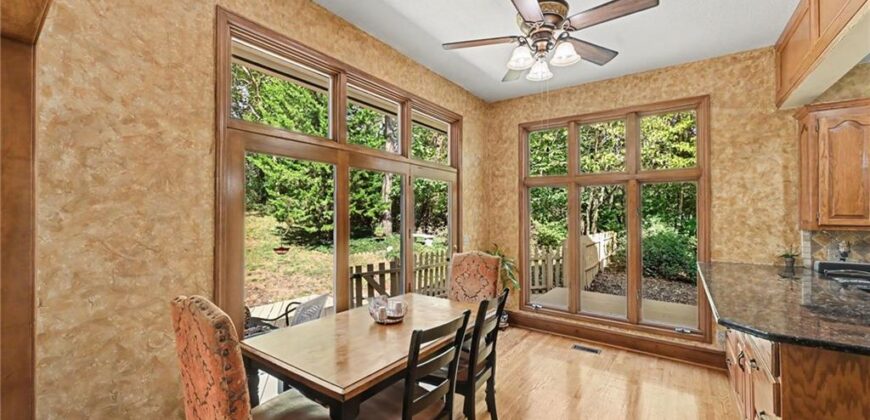 8225 NW Weatherby Drive, Weatherby Lake, MO 64152