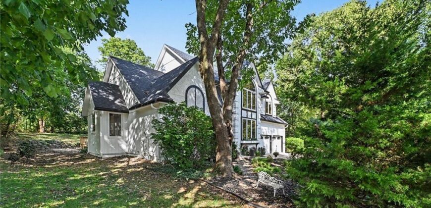 8225 NW Weatherby Drive, Weatherby Lake, MO 64152