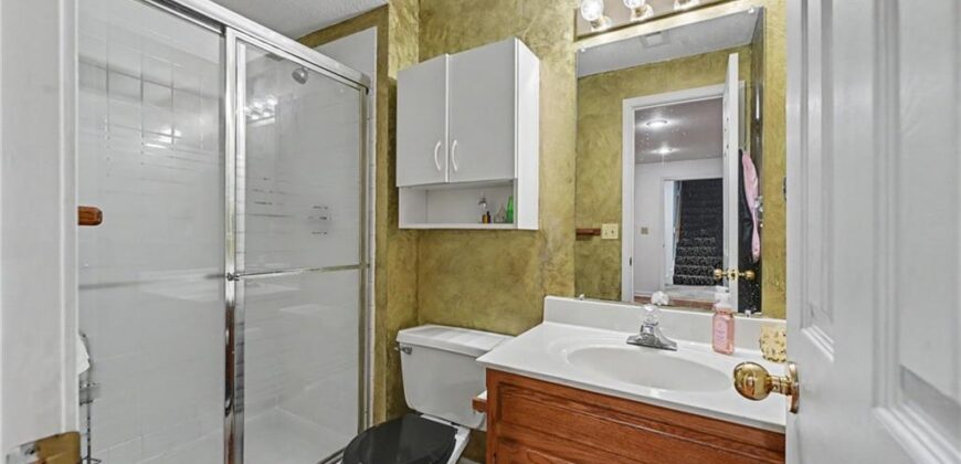 8225 NW Weatherby Drive, Weatherby Lake, MO 64152