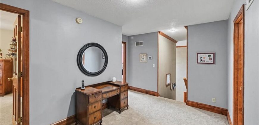8225 NW Weatherby Drive, Weatherby Lake, MO 64152