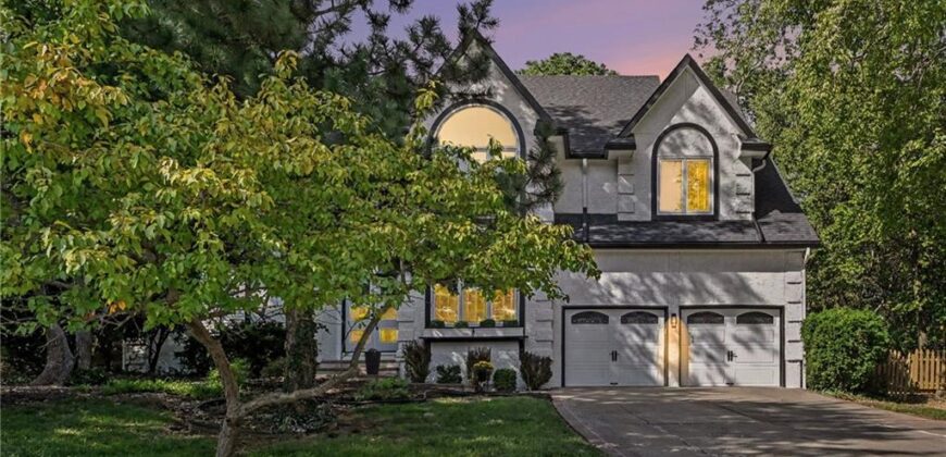 8225 NW Weatherby Drive, Weatherby Lake, MO 64152