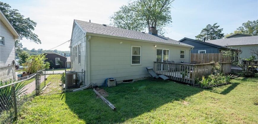 136 NW North Shore Drive, Kansas City, MO 64151