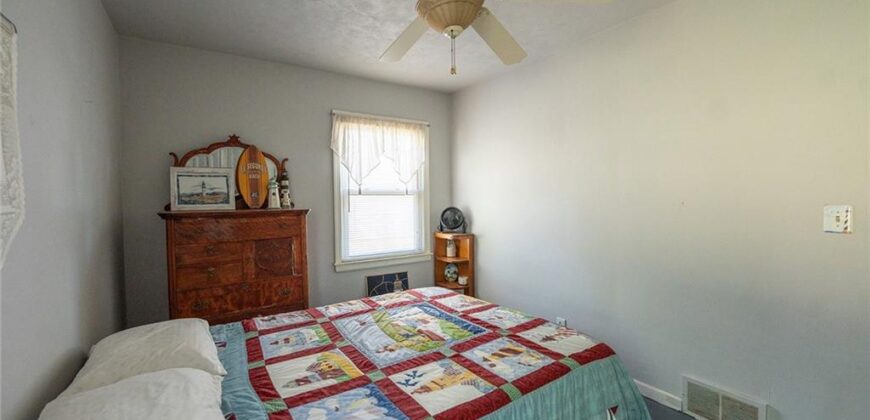 136 NW North Shore Drive, Kansas City, MO 64151