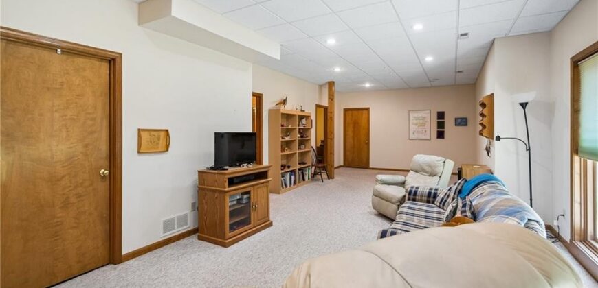 7418 N PROSPECT Avenue, Gladstone, MO 64119