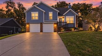 207 Lakeview Drive, Smithville, MO 64089