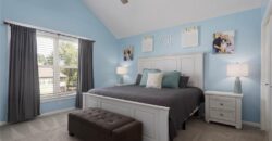 207 Lakeview Drive, Smithville, MO 64089