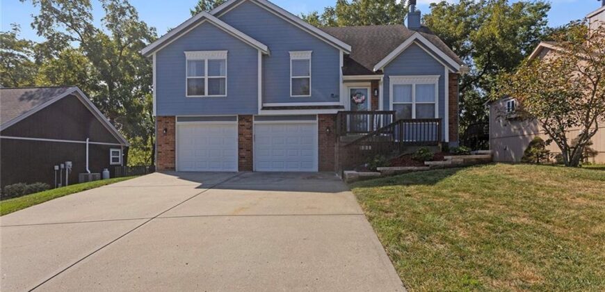 207 Lakeview Drive, Smithville, MO 64089