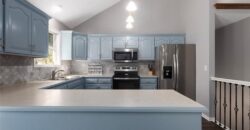 207 Lakeview Drive, Smithville, MO 64089