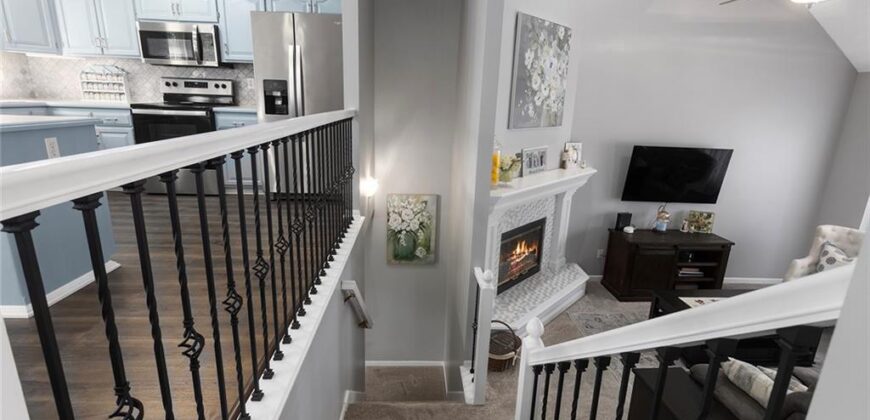 207 Lakeview Drive, Smithville, MO 64089