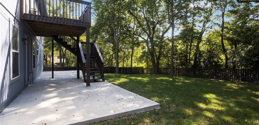 207 Lakeview Drive, Smithville, MO 64089