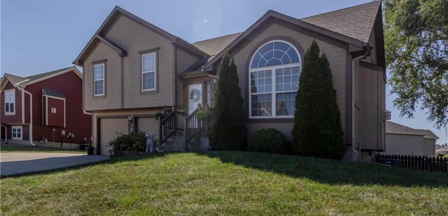 1802 Lauren Lane, Kearney, MO 64060
