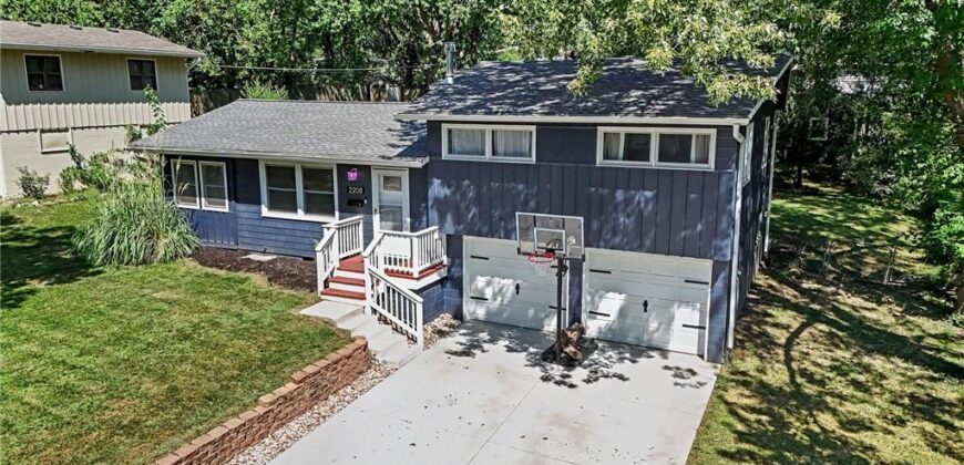2208 NE 60th Terrace, Gladstone, MO 64118