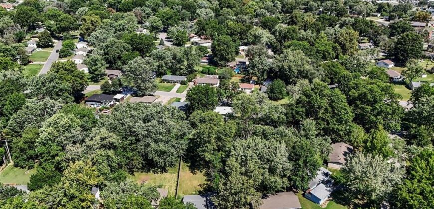 2208 NE 60th Terrace, Gladstone, MO 64118