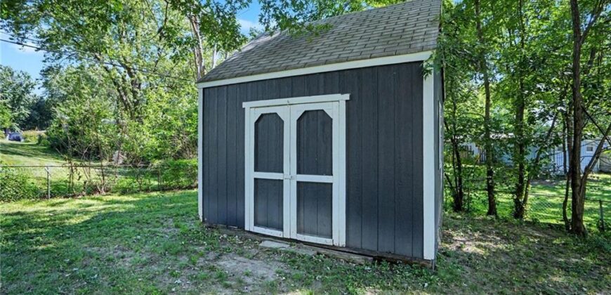 2208 NE 60th Terrace, Gladstone, MO 64118