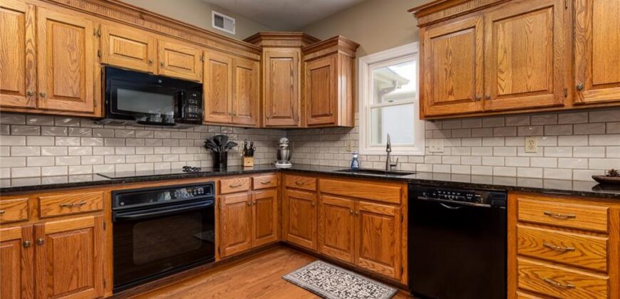 9031 N Manning Avenue, Kansas City, MO 64157