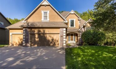 9031 N Manning Avenue, Kansas City, MO 64157