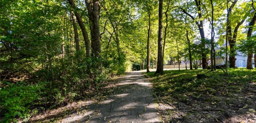 9031 N Manning Avenue, Kansas City, MO 64157