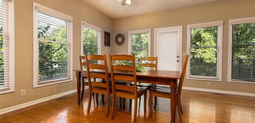 9031 N Manning Avenue, Kansas City, MO 64157