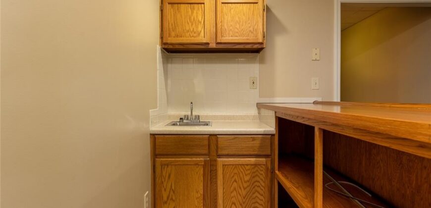 9031 N Manning Avenue, Kansas City, MO 64157