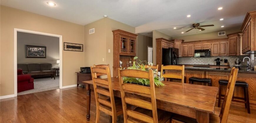 9031 N Manning Avenue, Kansas City, MO 64157