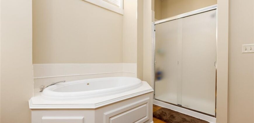 9031 N Manning Avenue, Kansas City, MO 64157