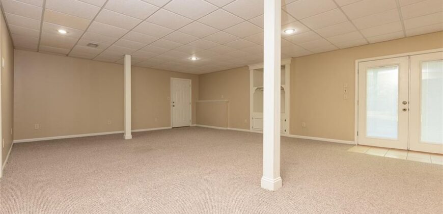9031 N Manning Avenue, Kansas City, MO 64157