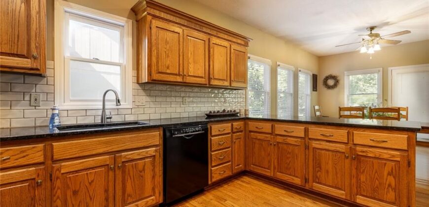 9031 N Manning Avenue, Kansas City, MO 64157