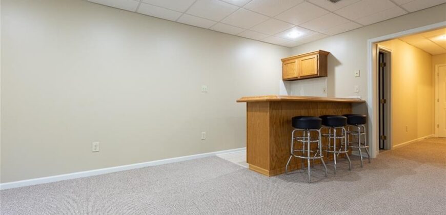 9031 N Manning Avenue, Kansas City, MO 64157