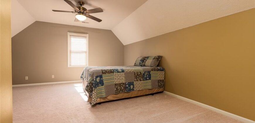 9031 N Manning Avenue, Kansas City, MO 64157