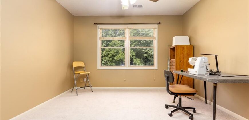 9031 N Manning Avenue, Kansas City, MO 64157