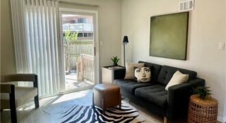 6963 Chapel Woods Lane, Kansas City, MO 64152