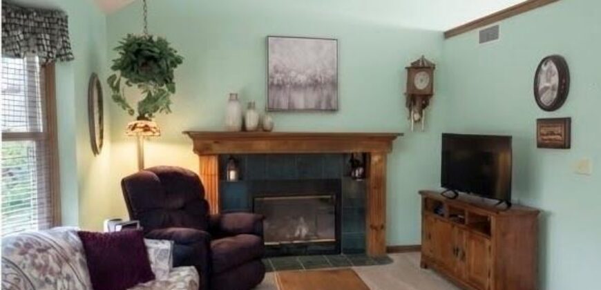 6527 Sioux Drive, Parkville, MO 64152