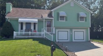6527 Sioux Drive, Parkville, MO 64152