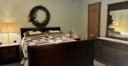 6527 Sioux Drive, Parkville, MO 64152