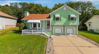 6527 Sioux Drive, Parkville, MO 64152